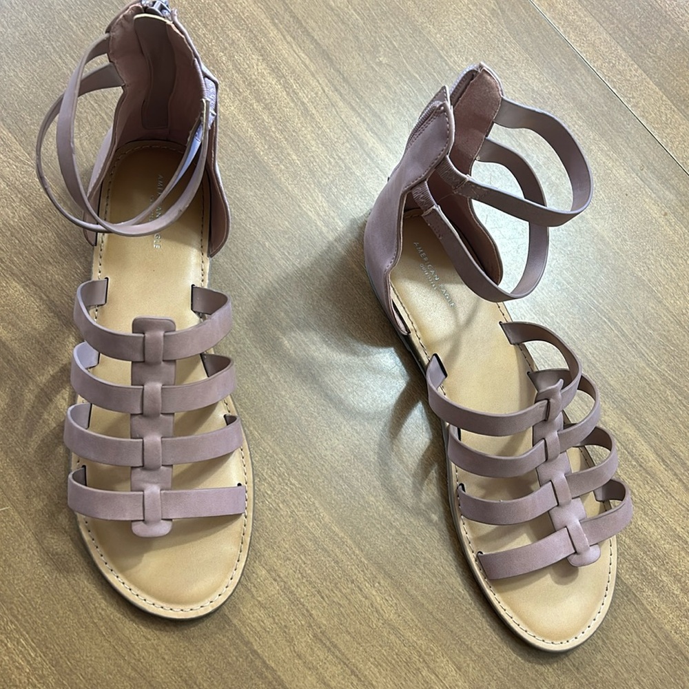 Like new only worn once American Eagle size 10 aviator sandal